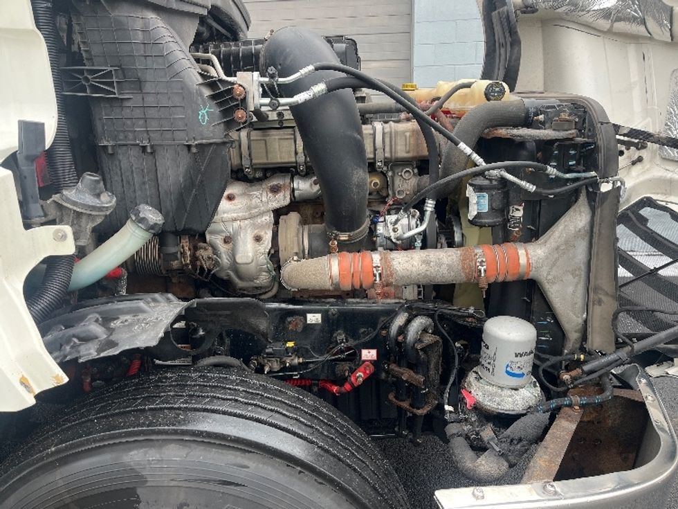 Day Cab Tractor-Heavy Duty Tractors-Freightliner-2019-T12664ST-Hazleton-PA-640,420\n\t\tmiles-$ 31,750 - Image 14