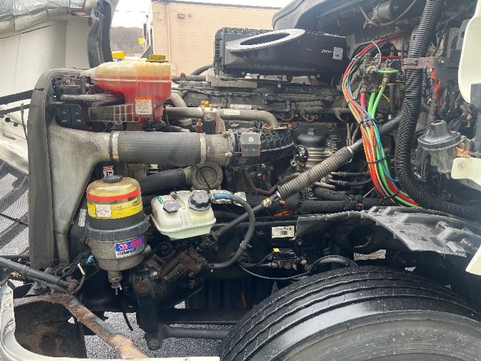 Day Cab Tractor-Heavy Duty Tractors-Freightliner-2019-T12664ST-Hazleton-PA-640,420\n\t\tmiles-$ 31,750 - Image 15