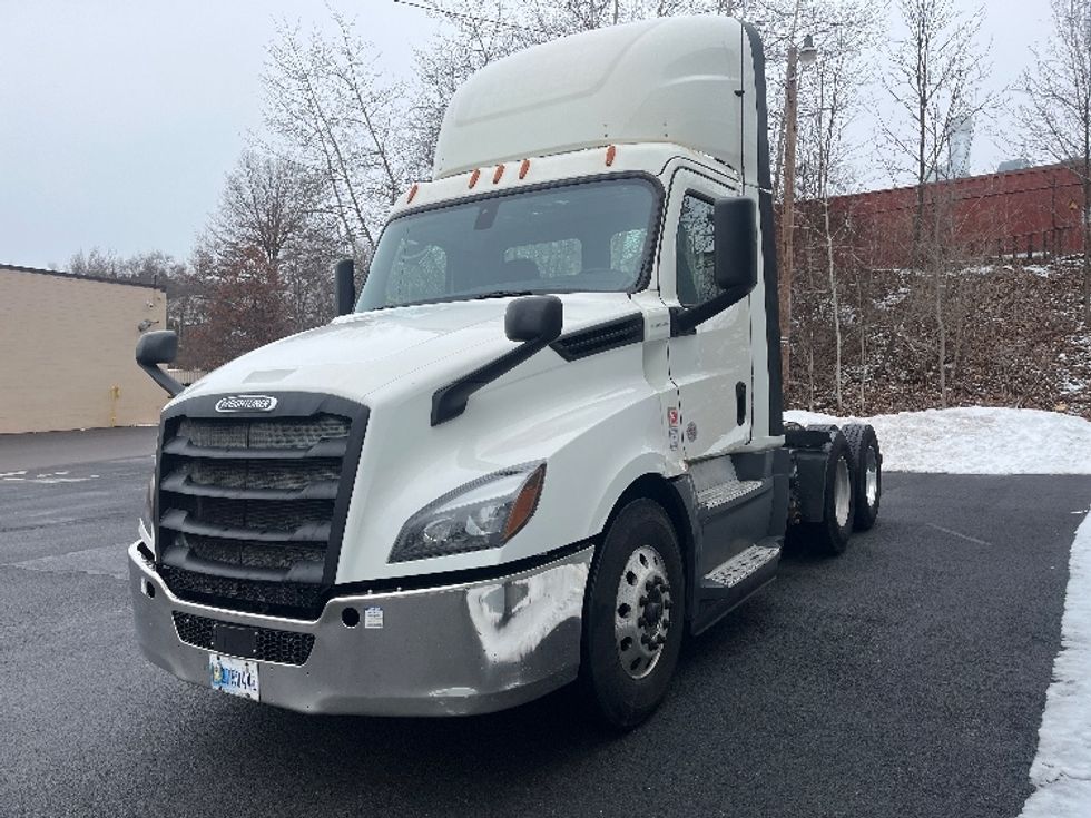 Day Cab Tractor-Heavy Duty Tractors-Freightliner-2019-T12664ST-Hazleton-PA-640,420\n\t\tmiles-$ 31,750 - Image 3