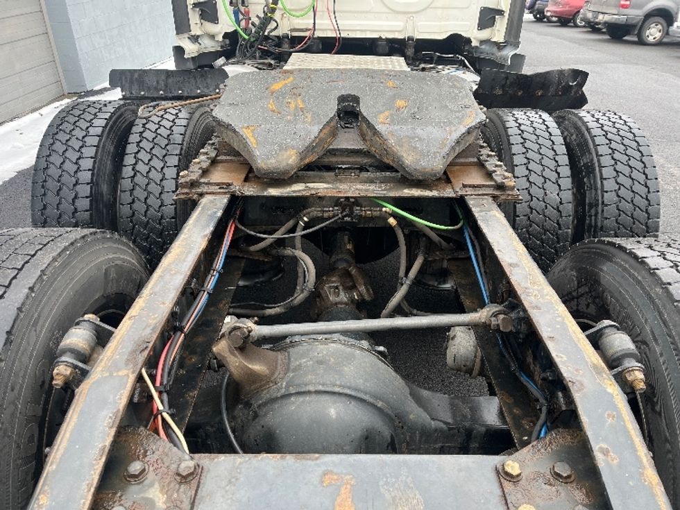 Day Cab Tractor-Heavy Duty Tractors-Freightliner-2019-T12664ST-Hazleton-PA-640,420\n\t\tmiles-$ 31,750 - Image 6