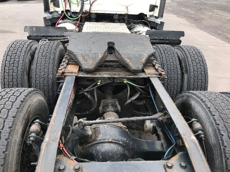 Day Cab Tractor-Heavy Duty Tractors-Freightliner-2019-T12664ST-Hazleton-PA-649,257\n\t\tmiles-$ 30,250 - Image 18