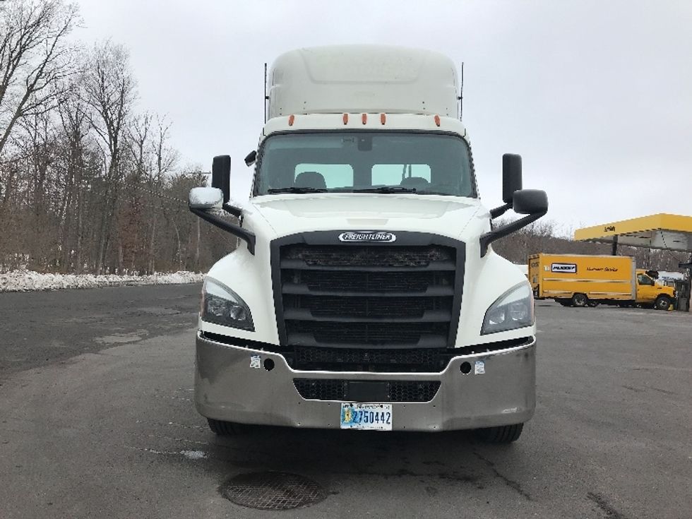 Day Cab Tractor-Heavy Duty Tractors-Freightliner-2019-T12664ST-Hazleton-PA-649,257\n\t\tmiles-$ 30,250 - Image 2