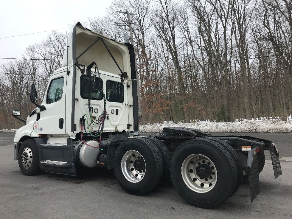 Day Cab Tractor-Heavy Duty Tractors-Freightliner-2019-T12664ST-Hazleton-PA-649,257\n\t\tmiles-$ 30,250 - Image 5