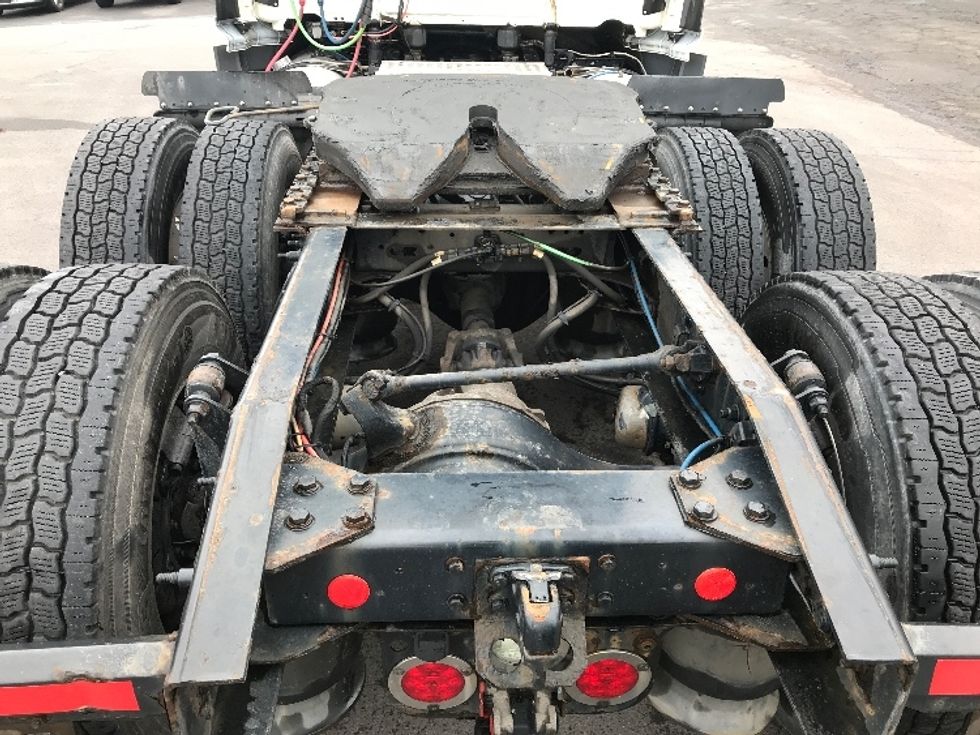 Day Cab Tractor-Heavy Duty Tractors-Freightliner-2019-T12664ST-Hazleton-PA-649,257\n\t\tmiles-$ 30,250 - Image 6