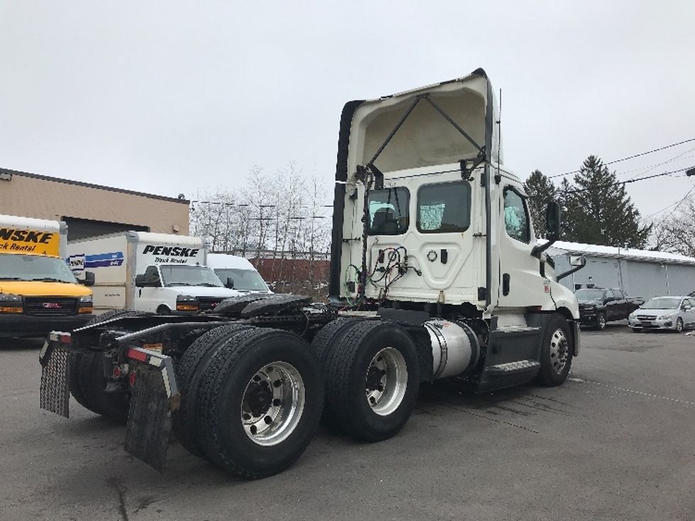 Day Cab Tractor-Heavy Duty Tractors-Freightliner-2019-T12664ST-Hazleton-PA-649,257\n\t\tmiles-$ 30,250 - Image 7