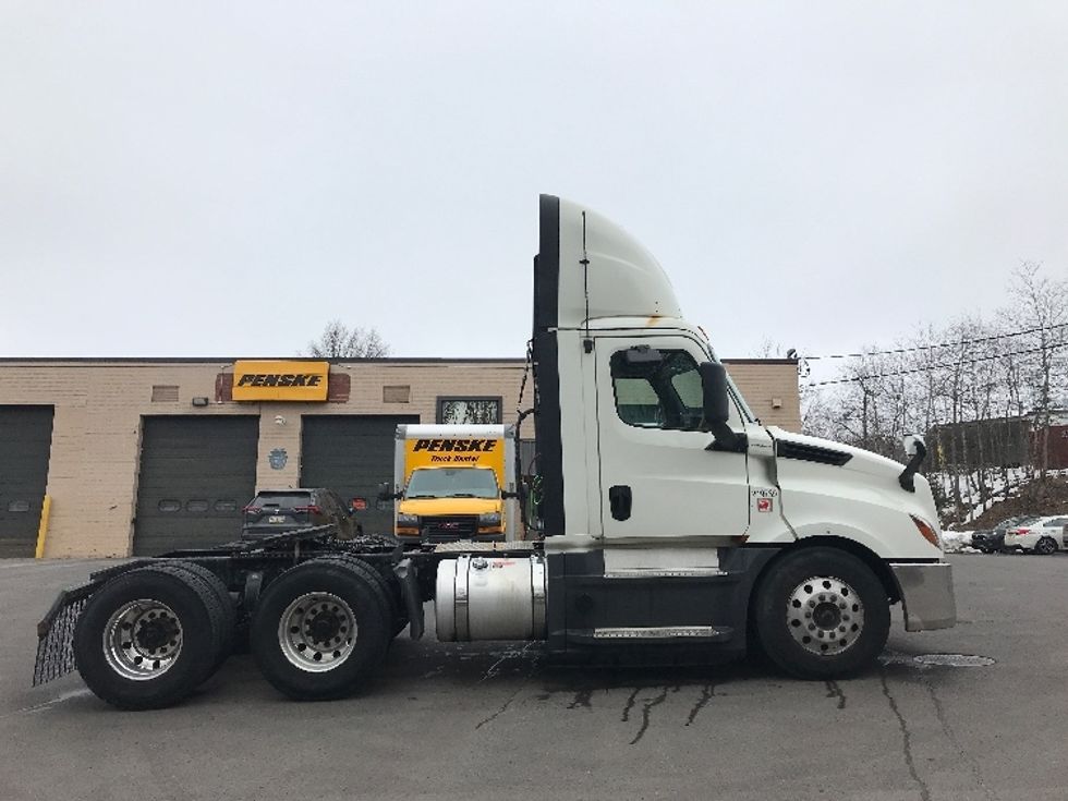 Day Cab Tractor-Heavy Duty Tractors-Freightliner-2019-T12664ST-Hazleton-PA-649,257\n\t\tmiles-$ 30,250 - Image 8