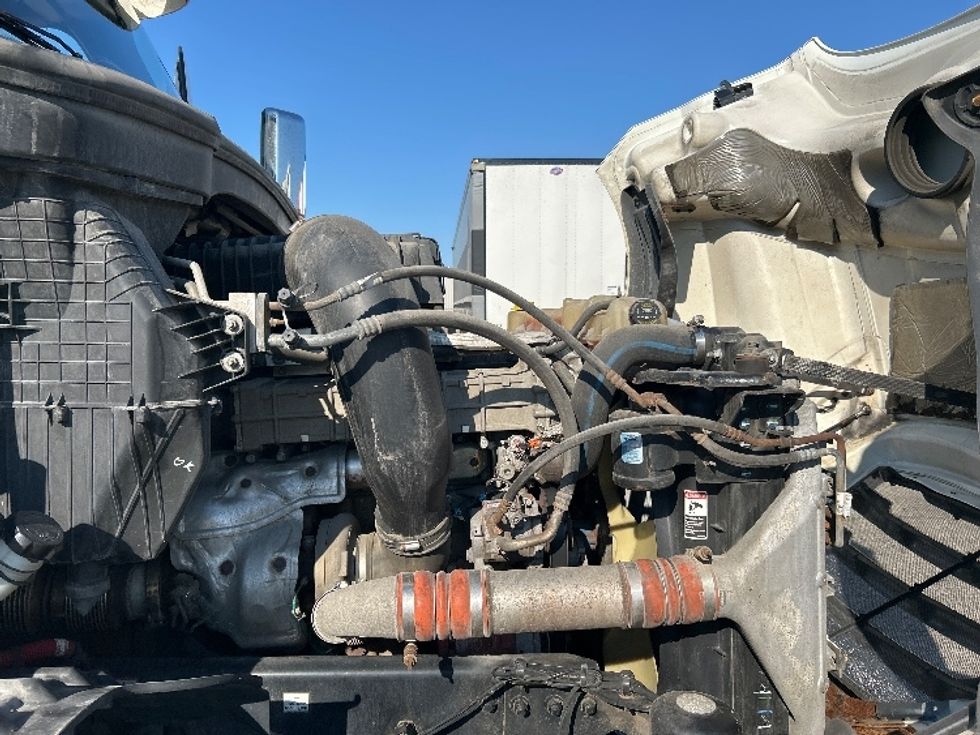 Day Cab Tractor-Heavy Duty Tractors-Freightliner-2019-T12664ST-Holland-MI-519,885\n\t\tmiles-$ 37,000 - Image 15