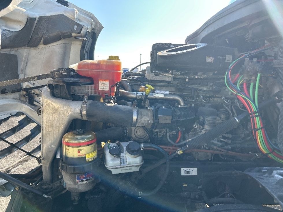 Day Cab Tractor-Heavy Duty Tractors-Freightliner-2019-T12664ST-Holland-MI-519,885\n\t\tmiles-$ 37,000 - Image 16