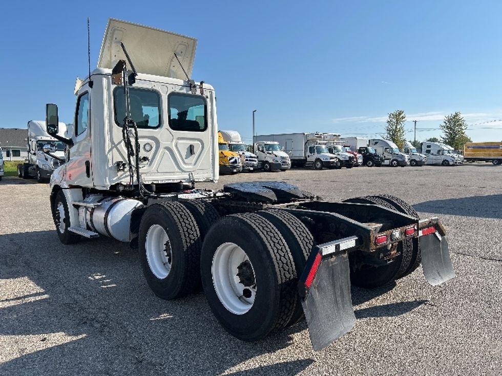 Day Cab Tractor-Heavy Duty Tractors-Freightliner-2019-T12664ST-Holland-MI-519,885\n\t\tmiles-$ 37,000 - Image 5