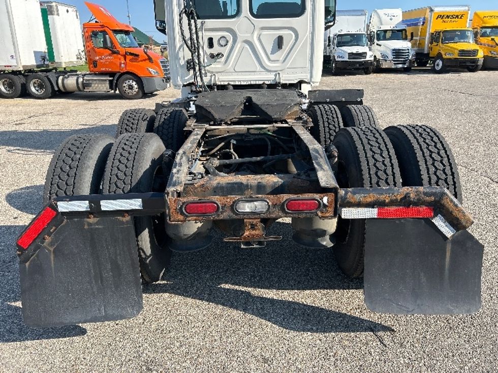 Day Cab Tractor-Heavy Duty Tractors-Freightliner-2019-T12664ST-Holland-MI-519,885\n\t\tmiles-$ 37,000 - Image 6