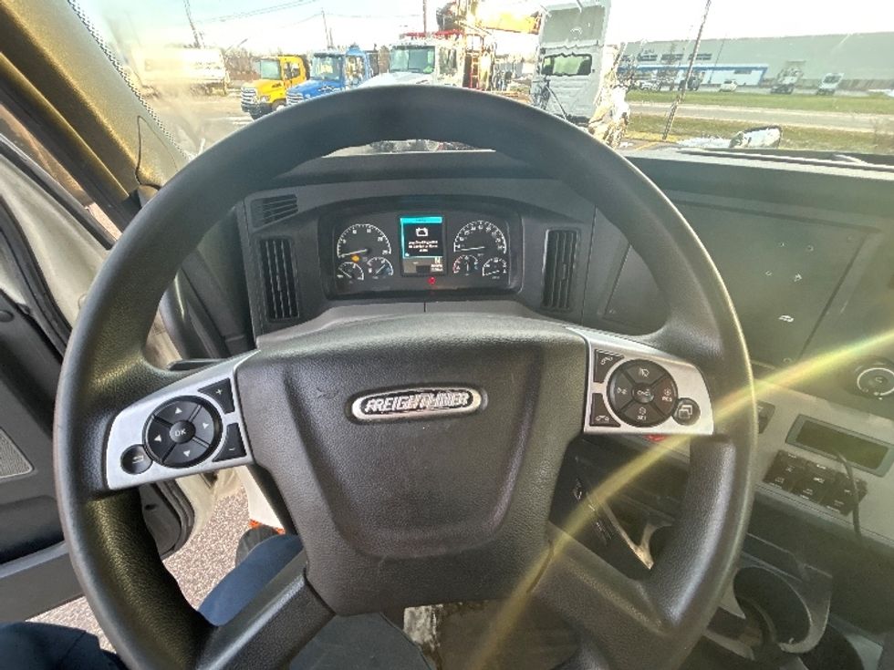 Day Cab Tractor-Heavy Duty Tractors-Freightliner-2019-T12664ST-Holland-MI-567,096\n\t\tmiles-$ 33,500 - Image 11