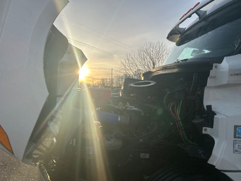 Day Cab Tractor-Heavy Duty Tractors-Freightliner-2019-T12664ST-Holland-MI-567,096\n\t\tmiles-$ 33,500 - Image 16