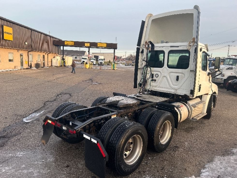 Day Cab Tractor-Heavy Duty Tractors-Freightliner-2019-T12664ST-Holland-MI-567,096\n\t\tmiles-$ 33,500 - Image 7