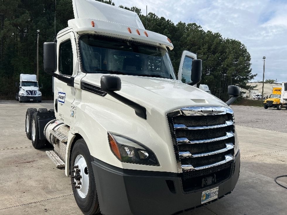 Day Cab Tractor-Heavy Duty Tractors-Freightliner-2019-T12664ST-Homewood-AL-480,349\n\t\tmiles-$ 40,750 - Image 1