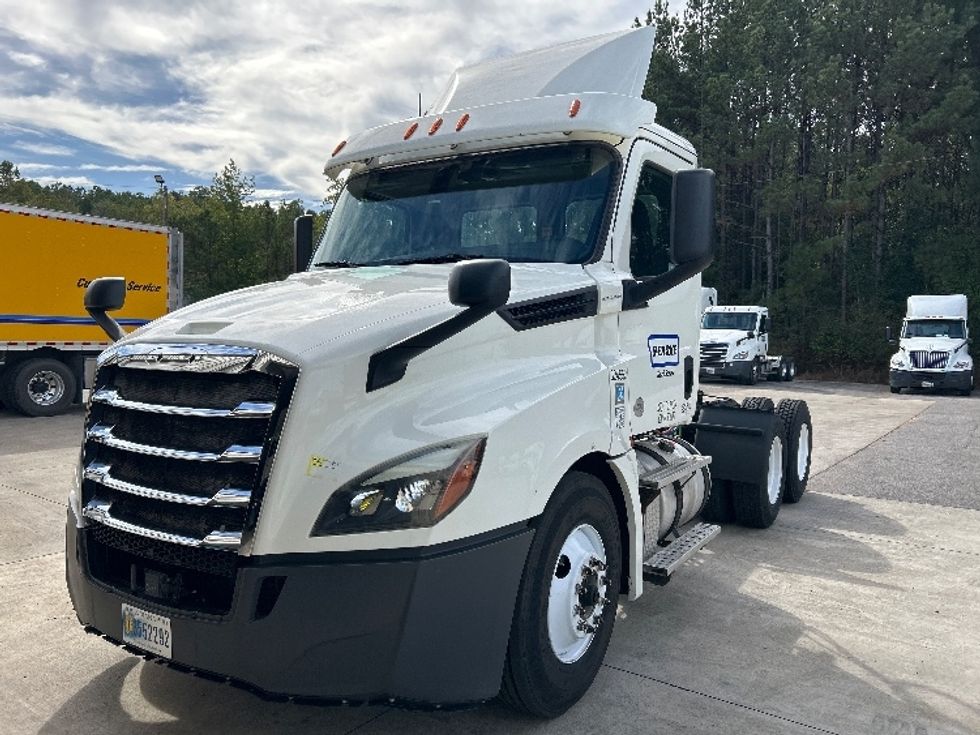 Day Cab Tractor-Heavy Duty Tractors-Freightliner-2019-T12664ST-Homewood-AL-480,349\n\t\tmiles-$ 40,750 - Image 3