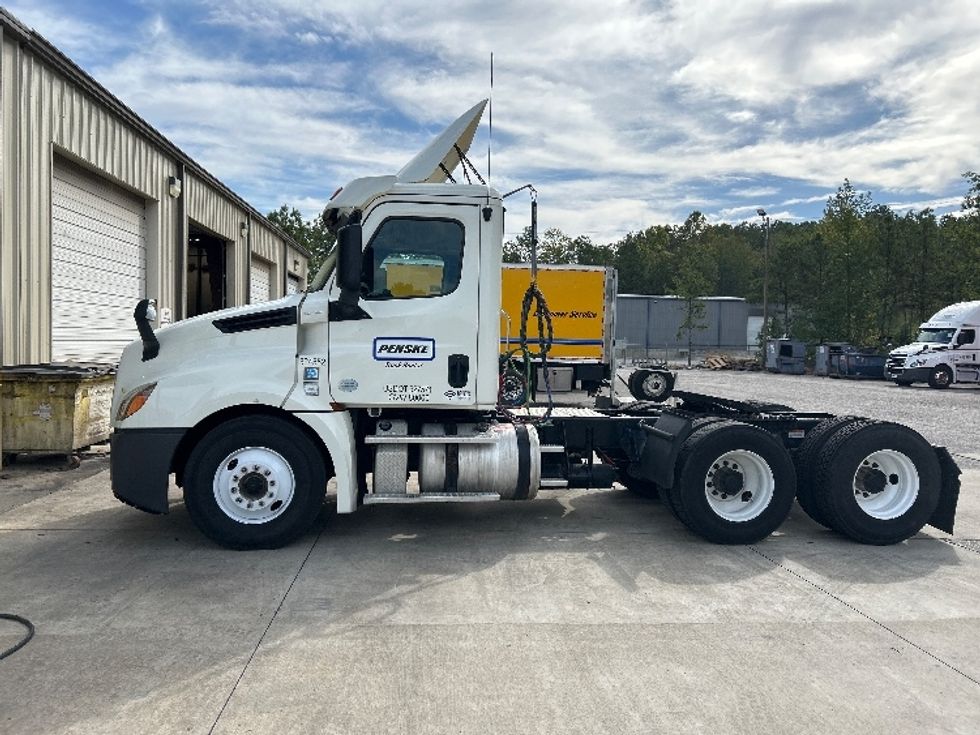 Day Cab Tractor-Heavy Duty Tractors-Freightliner-2019-T12664ST-Homewood-AL-480,349\n\t\tmiles-$ 40,750 - Image 4