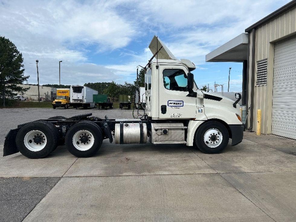 Day Cab Tractor-Heavy Duty Tractors-Freightliner-2019-T12664ST-Homewood-AL-480,349\n\t\tmiles-$ 40,750 - Image 8