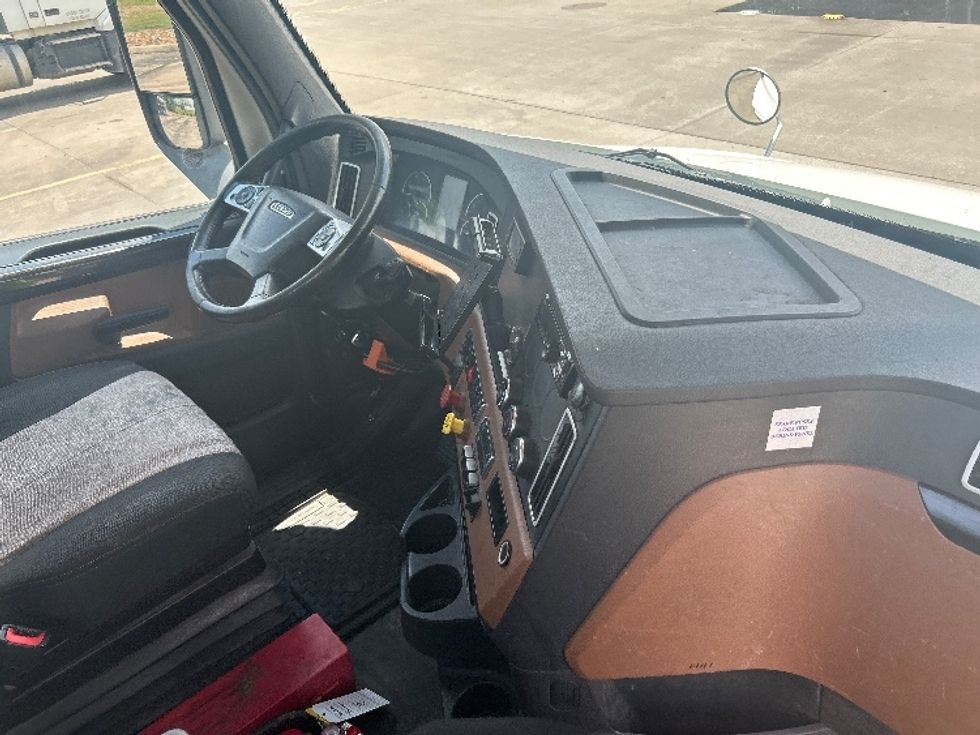 Day Cab Tractor-Heavy Duty Tractors-Freightliner-2019-T12664ST-Houston-TX-152,997\n\t\tmiles-$ 60,000 - Image 14