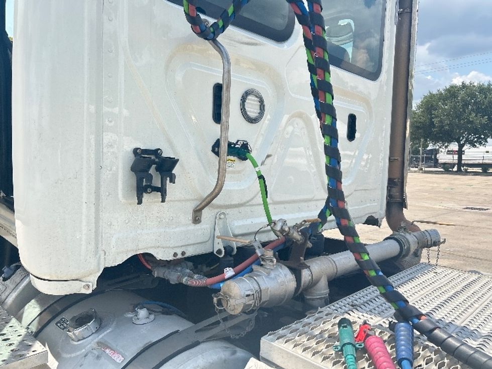Day Cab Tractor-Heavy Duty Tractors-Freightliner-2019-T12664ST-Houston-TX-152,997\n\t\tmiles-$ 60,000 - Image 18
