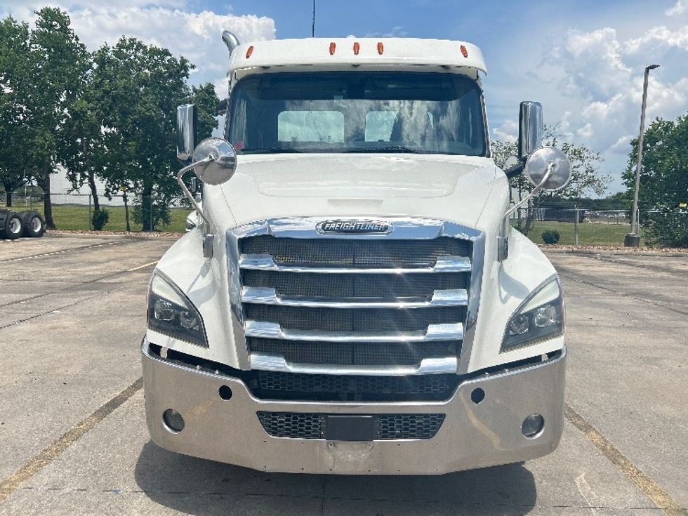 Day Cab Tractor-Heavy Duty Tractors-Freightliner-2019-T12664ST-Houston-TX-152,997\n\t\tmiles-$ 60,000 - Image 2