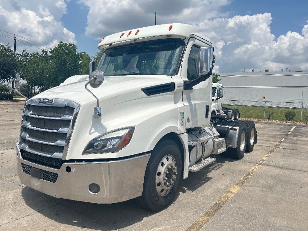 Day Cab Tractor-Heavy Duty Tractors-Freightliner-2019-T12664ST-Houston-TX-152,997\n\t\tmiles-$ 60,000 - Image 3