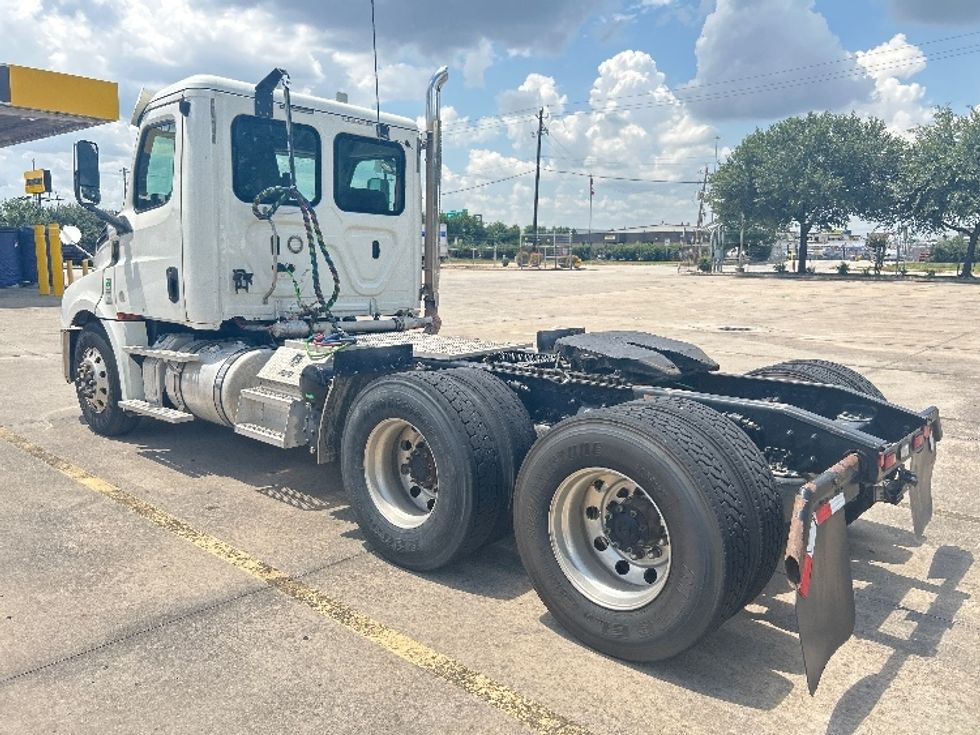 Day Cab Tractor-Heavy Duty Tractors-Freightliner-2019-T12664ST-Houston-TX-152,997\n\t\tmiles-$ 60,000 - Image 5