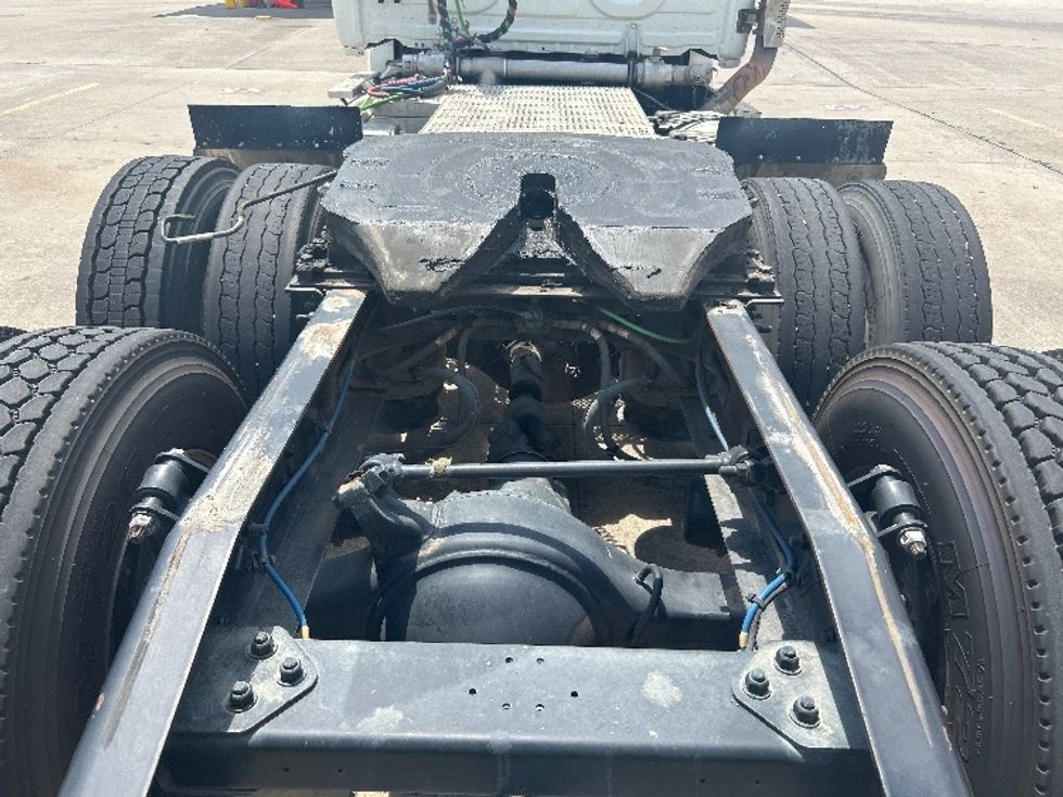 Day Cab Tractor-Heavy Duty Tractors-Freightliner-2019-T12664ST-Houston-TX-152,997\n\t\tmiles-$ 60,000 - Image 6