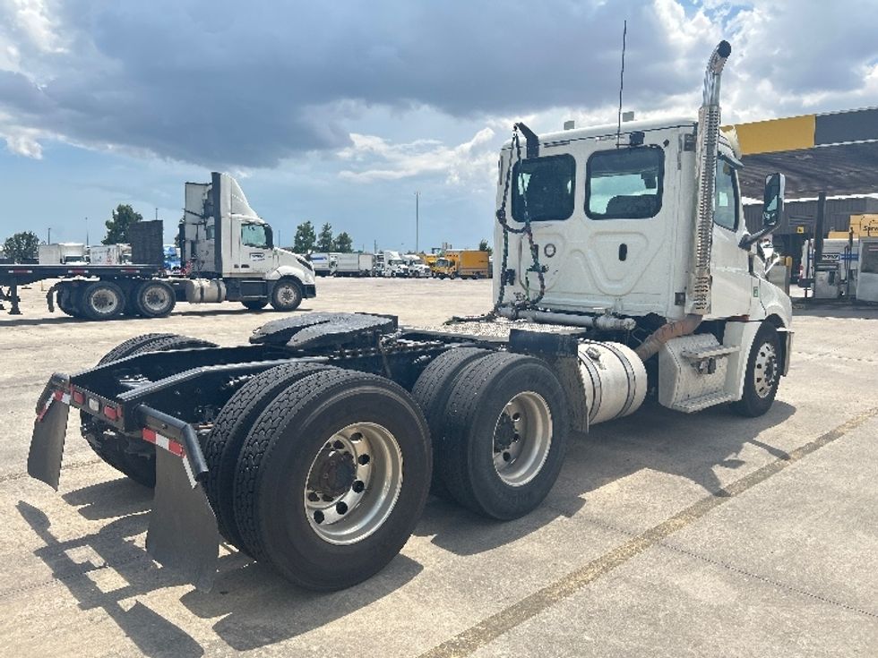 Day Cab Tractor-Heavy Duty Tractors-Freightliner-2019-T12664ST-Houston-TX-152,997\n\t\tmiles-$ 60,000 - Image 7