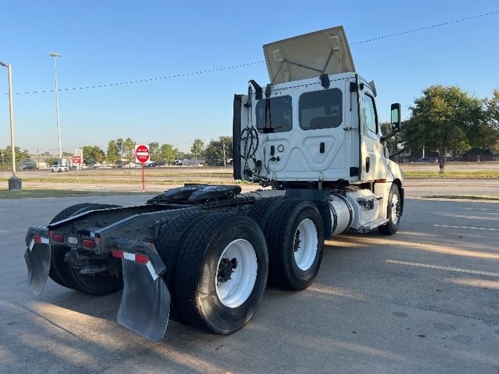 Day Cab Tractor-Heavy Duty Tractors-Freightliner-2019-T12664ST-Houston-TX-179,224\n\t\tmiles-$ 59,750 - Image 7
