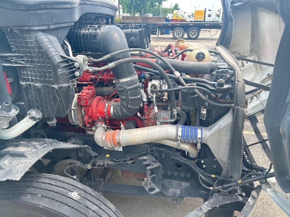 Day Cab Tractor-Heavy Duty Tractors-Freightliner-2019-T12664ST-Houston-TX-219,871\n\t\tmiles-$ 56,500 - Image 15