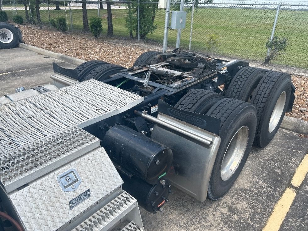 Day Cab Tractor-Heavy Duty Tractors-Freightliner-2019-T12664ST-Houston-TX-219,871\n\t\tmiles-$ 56,500 - Image 17