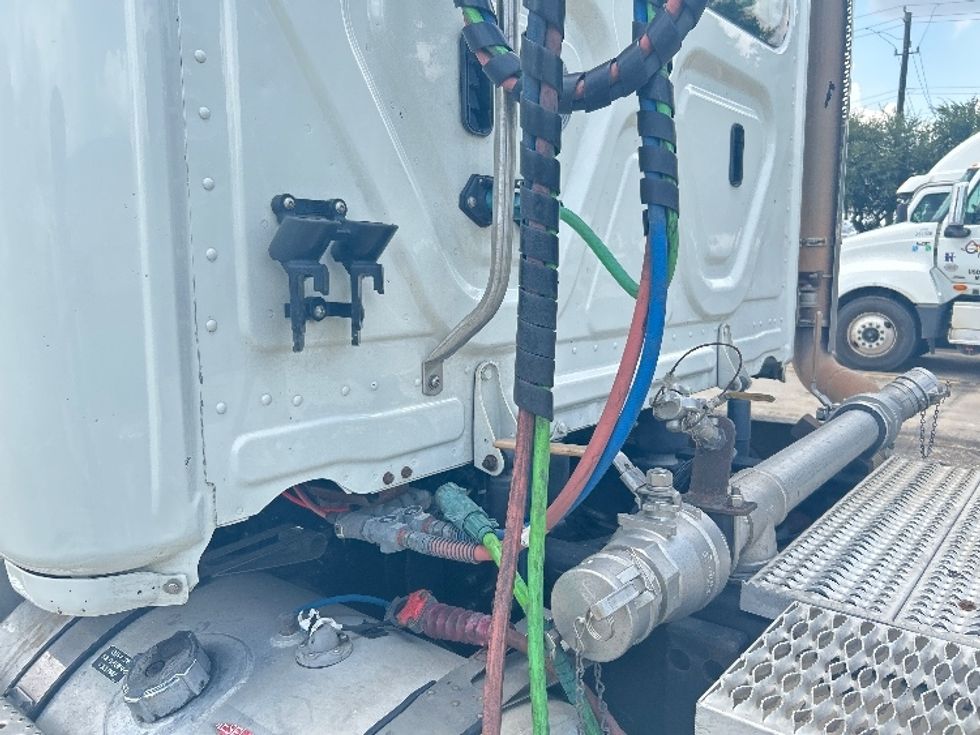 Day Cab Tractor-Heavy Duty Tractors-Freightliner-2019-T12664ST-Houston-TX-219,871\n\t\tmiles-$ 56,500 - Image 18