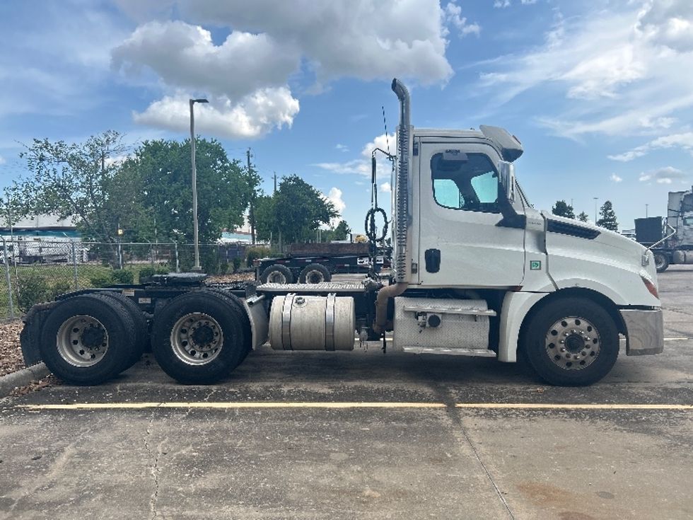 Day Cab Tractor-Heavy Duty Tractors-Freightliner-2019-T12664ST-Houston-TX-219,871\n\t\tmiles-$ 56,500 - Image 8