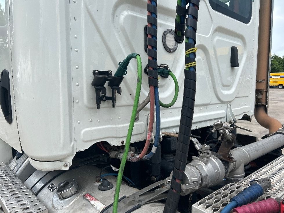 Day Cab Tractor-Heavy Duty Tractors-Freightliner-2019-T12664ST-Houston-TX-223,621\n\t\tmiles-$ 56,250 - Image 18