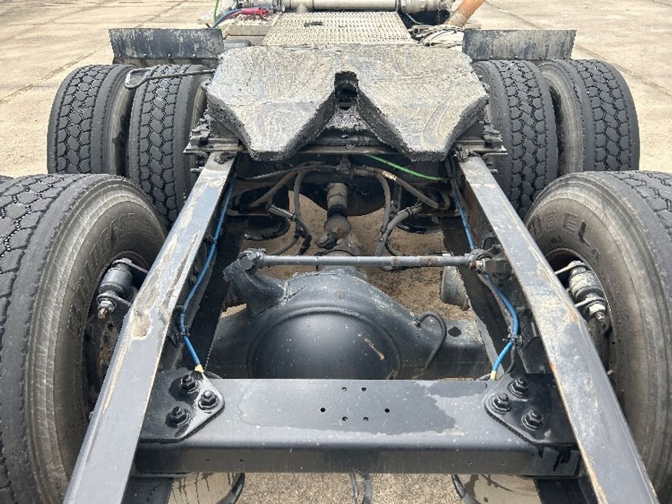 Day Cab Tractor-Heavy Duty Tractors-Freightliner-2019-T12664ST-Houston-TX-223,621\n\t\tmiles-$ 56,250 - Image 6