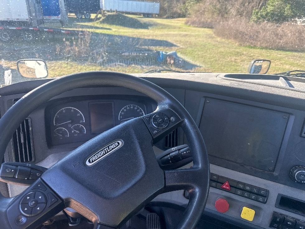 Day Cab Tractor-Heavy Duty Tractors-Freightliner-2019-T12664ST-Houston-TX-315,741\n\t\tmiles-$ 44,250 - Image 11