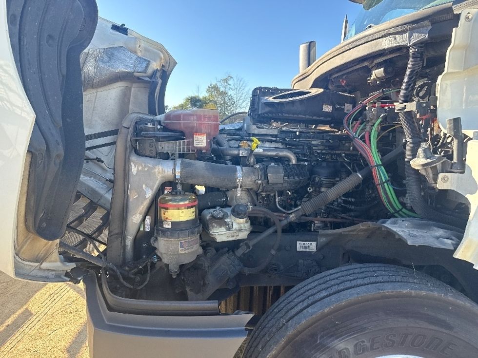 Day Cab Tractor-Heavy Duty Tractors-Freightliner-2019-T12664ST-Houston-TX-315,741\n\t\tmiles-$ 44,250 - Image 16