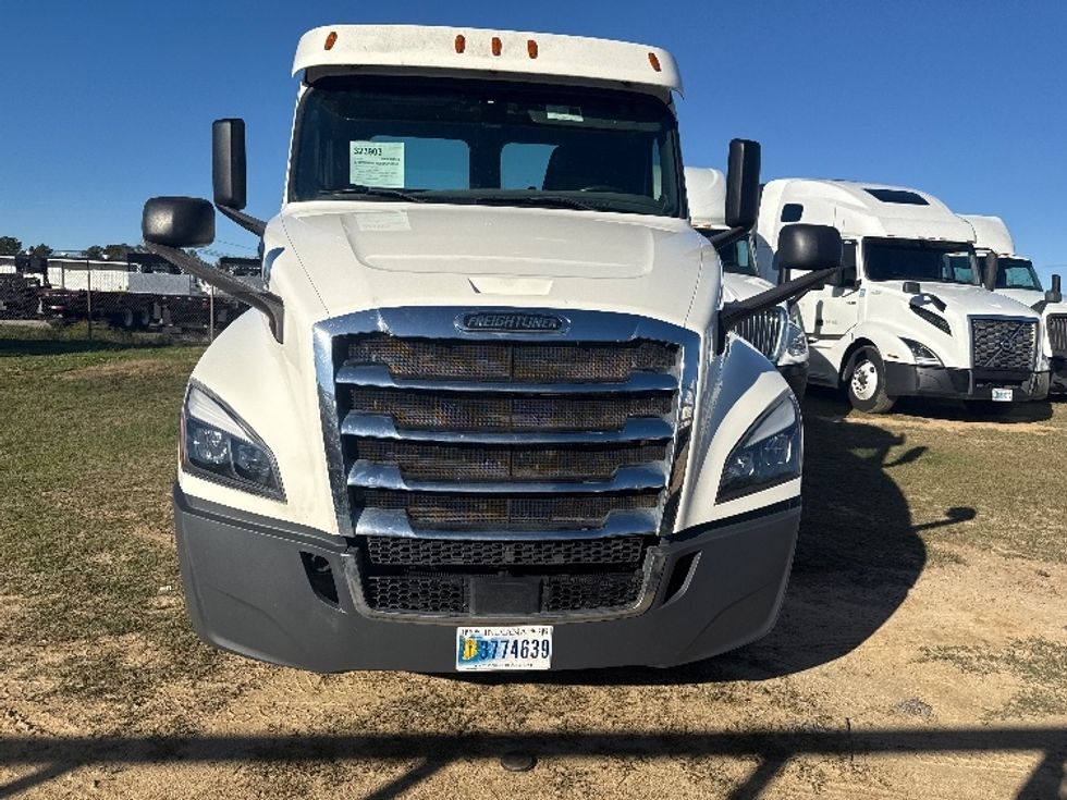 Day Cab Tractor-Heavy Duty Tractors-Freightliner-2019-T12664ST-Houston-TX-315,741\n\t\tmiles-$ 44,250 - Image 2