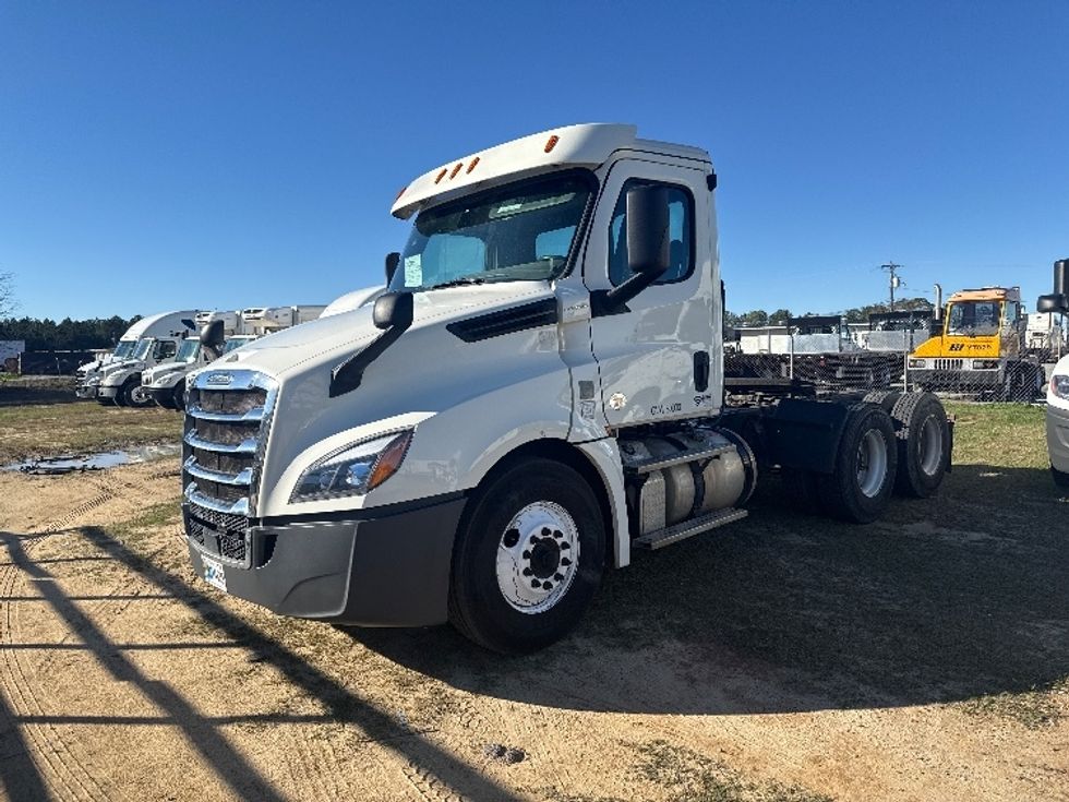 Day Cab Tractor-Heavy Duty Tractors-Freightliner-2019-T12664ST-Houston-TX-315,741\n\t\tmiles-$ 44,250 - Image 3