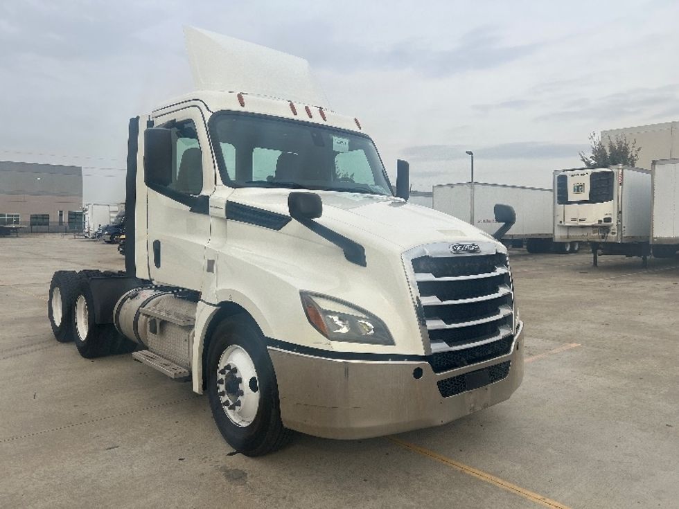 Day Cab Tractor-Heavy Duty Tractors-Freightliner-2019-T12664ST-Houston-TX-503,836\n\t\tmiles-$ 40,250 - Image 1