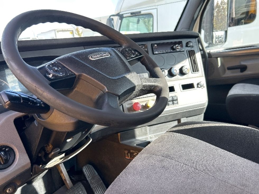 Day Cab Tractor-Heavy Duty Tractors-Freightliner-2019-T12664ST-Houston-TX-503,836\n\t\tmiles-$ 40,250 - Image 11