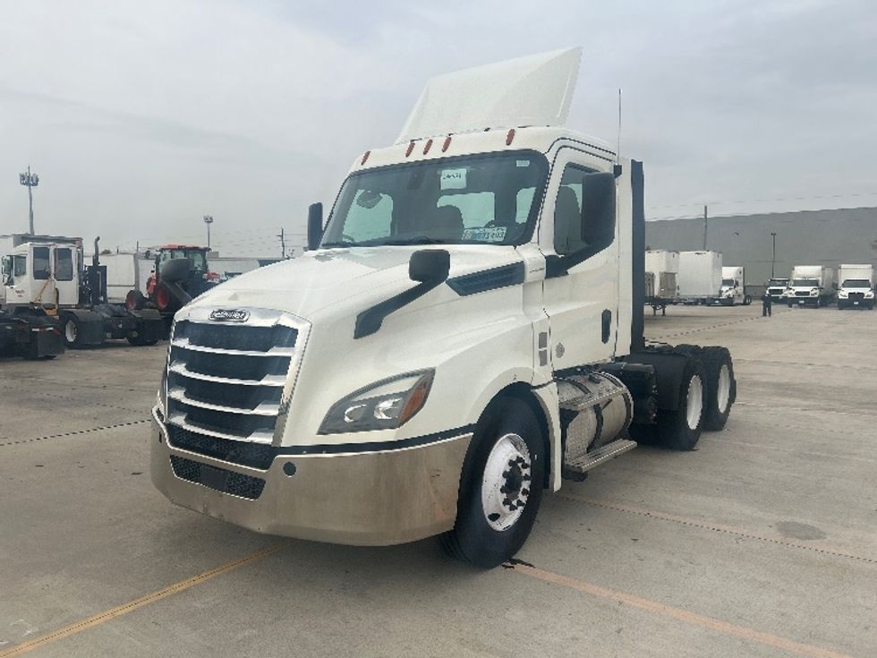 Day Cab Tractor-Heavy Duty Tractors-Freightliner-2019-T12664ST-Houston-TX-503,836\n\t\tmiles-$ 40,250 - Image 3