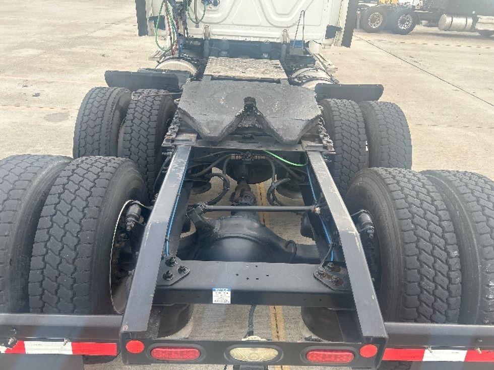 Day Cab Tractor-Heavy Duty Tractors-Freightliner-2019-T12664ST-Houston-TX-503,836\n\t\tmiles-$ 40,250 - Image 6