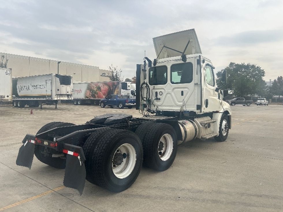 Day Cab Tractor-Heavy Duty Tractors-Freightliner-2019-T12664ST-Houston-TX-503,836\n\t\tmiles-$ 40,250 - Image 7