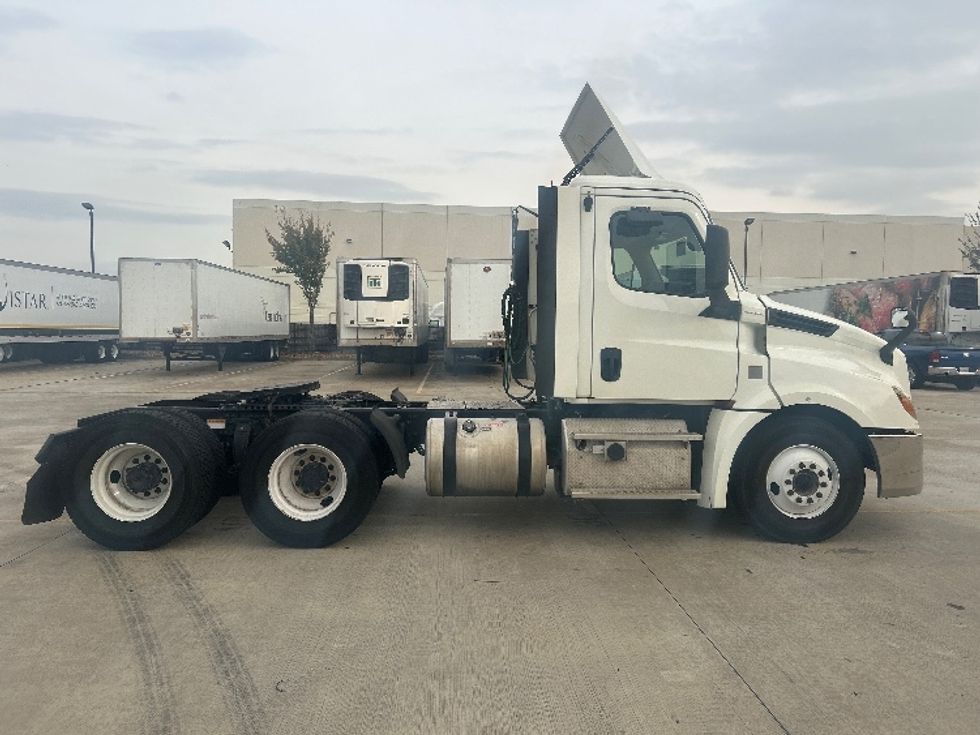 Day Cab Tractor-Heavy Duty Tractors-Freightliner-2019-T12664ST-Houston-TX-503,836\n\t\tmiles-$ 40,250 - Image 8