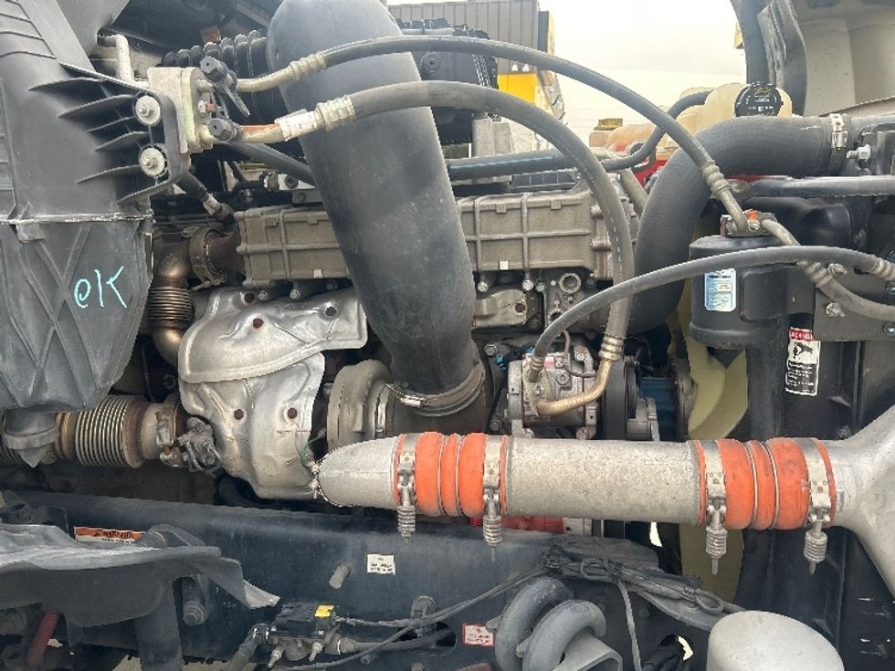 Day Cab Tractor-Heavy Duty Tractors-Freightliner-2019-T12664ST-Houston-TX-509,896\n\t\tmiles-$ 39,250 - Image 15