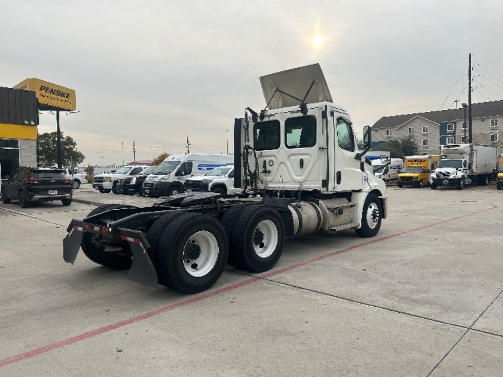 Day Cab Tractor-Heavy Duty Tractors-Freightliner-2019-T12664ST-Houston-TX-509,896\n\t\tmiles-$ 39,250 - Image 7