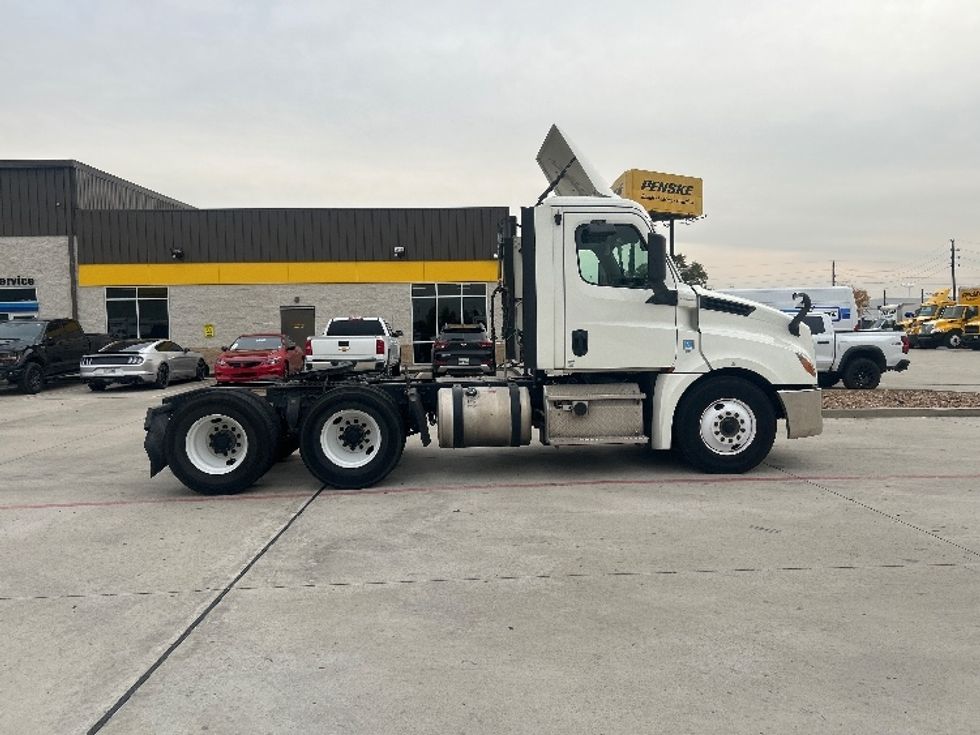 Day Cab Tractor-Heavy Duty Tractors-Freightliner-2019-T12664ST-Houston-TX-509,896\n\t\tmiles-$ 39,250 - Image 8