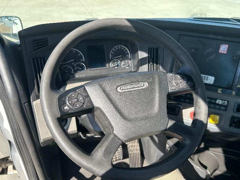 Day Cab Tractor-Heavy Duty Tractors-Freightliner-2019-T12664ST-Houston-TX-565,321\n\t\tmiles-$ 37,250 - Image 10