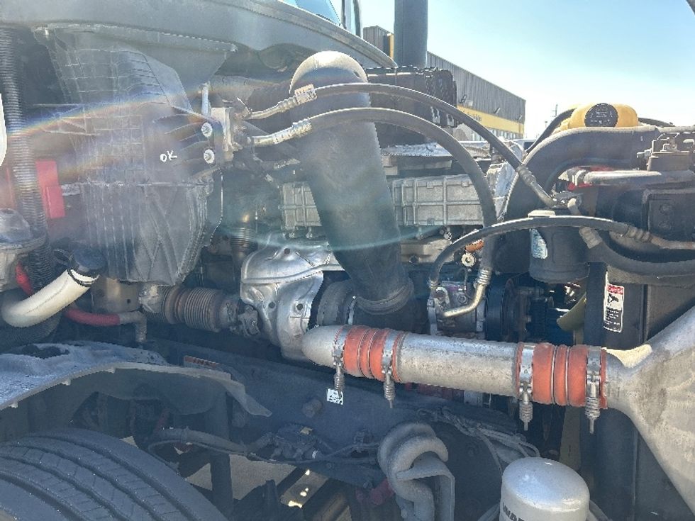 Day Cab Tractor-Heavy Duty Tractors-Freightliner-2019-T12664ST-Houston-TX-565,321\n\t\tmiles-$ 37,250 - Image 14